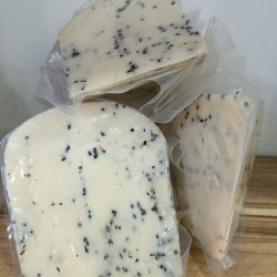 Ezine Akyar Sepet Peyniri Çörekotlu 1 KG